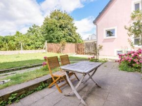 Peaceful gîte in Englancourt with terrace